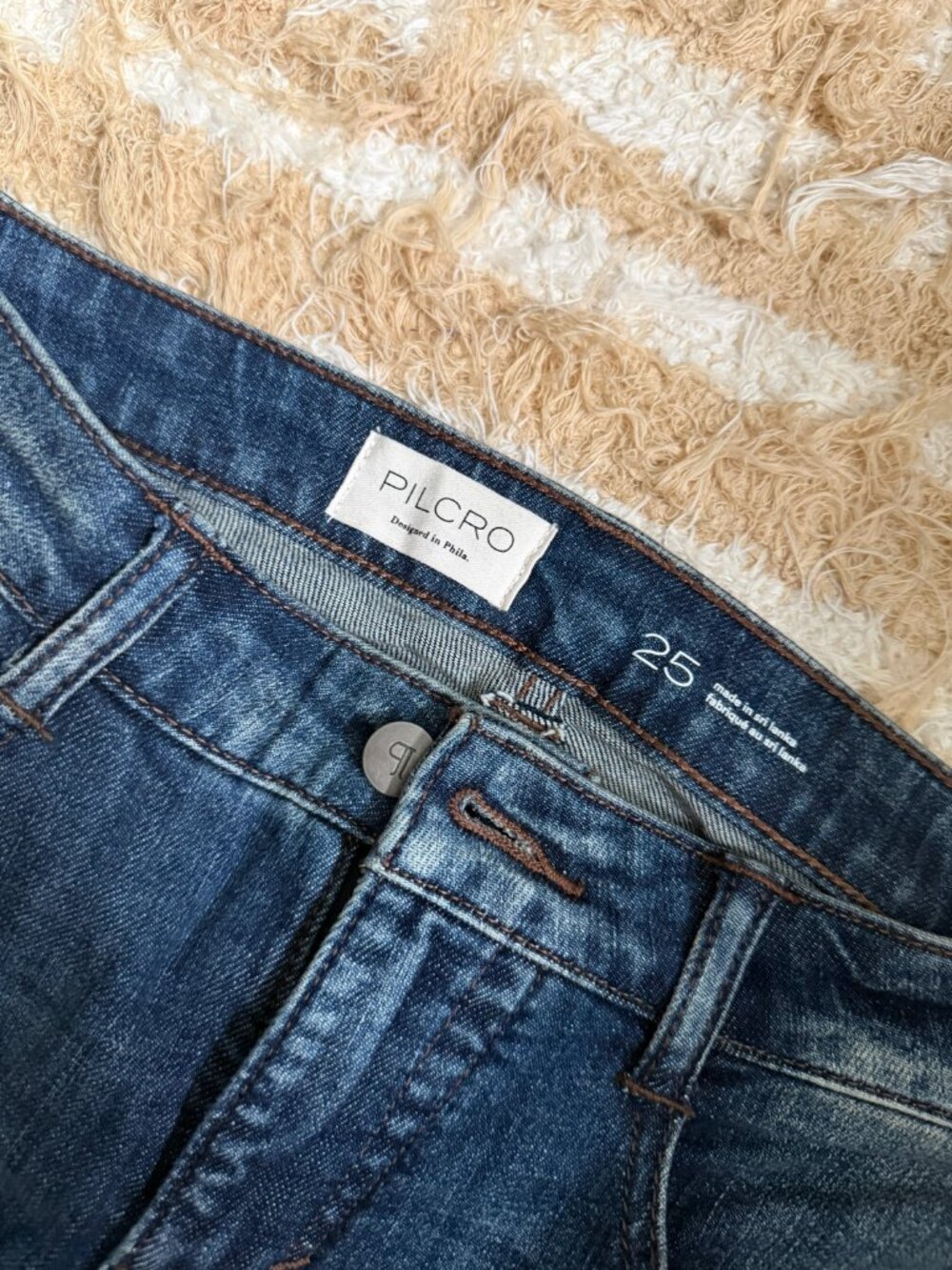 Pilcro Low-Rise Flared Jeans - Picture 4 of 4